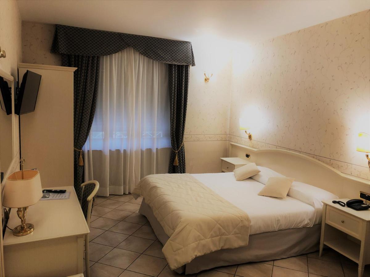 Hotel La Noce Кивассо Экстерьер фото