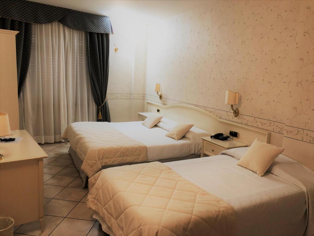 Hotel La Noce Кивассо Экстерьер фото