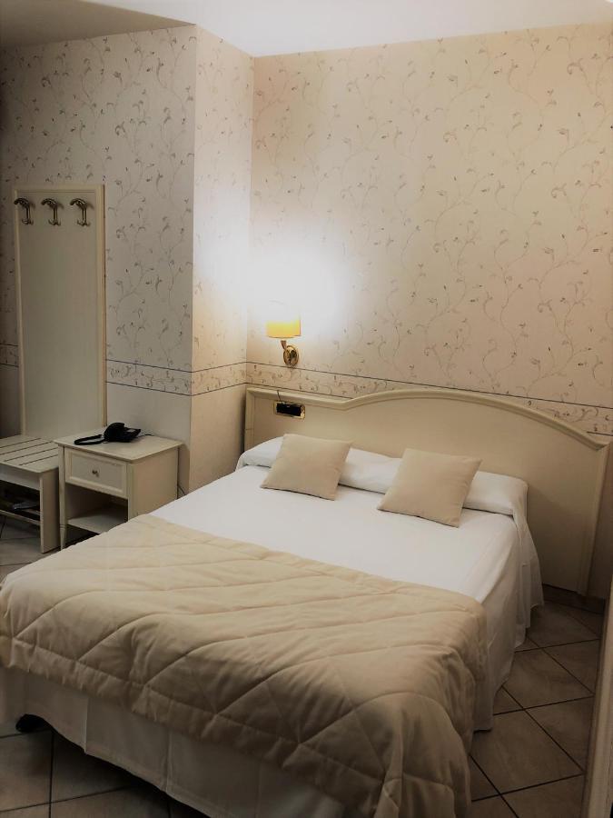 Hotel La Noce Кивассо Экстерьер фото